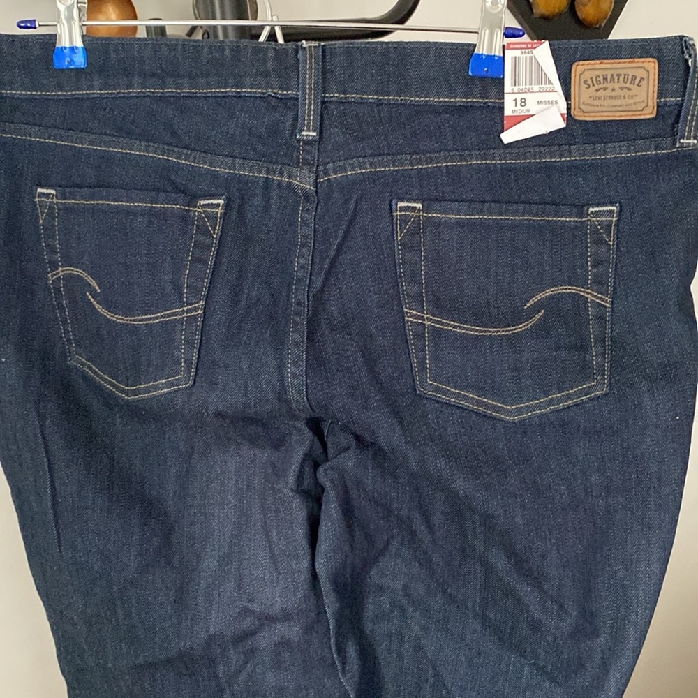 Levis Strauss Signature Stretch Low Rise Bootcut Misses 18 Medium Blue Jeans - Picture 4 of 8